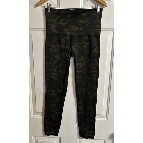 Spanx Look At Me Now Seamless Full Length Leggings Green Camo Size XL EUC - Picture 1 of 10
